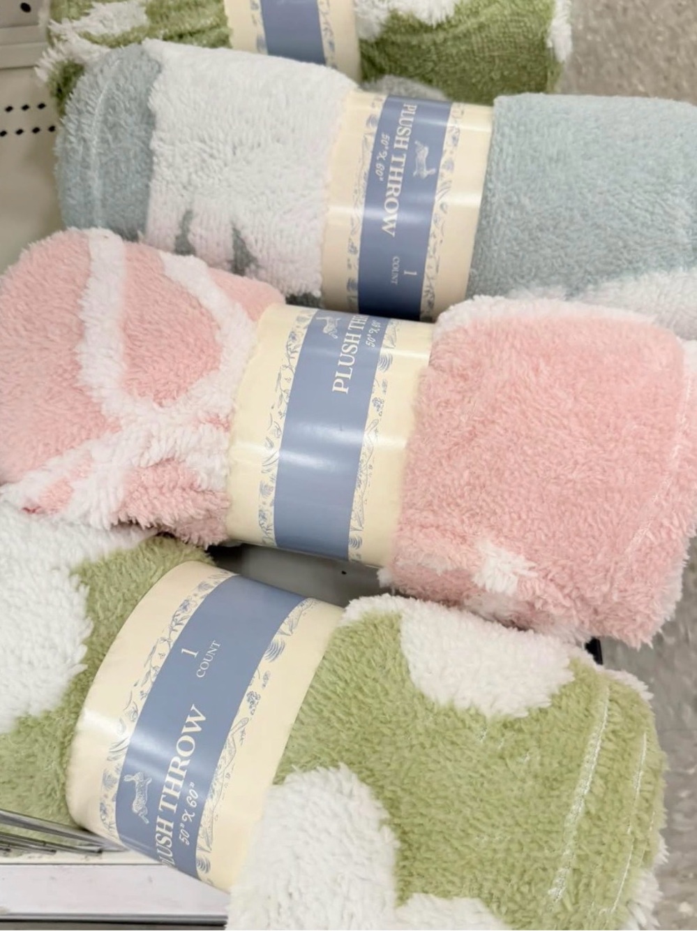 Plush Throw Blanket - Pink and White - Spring Floral